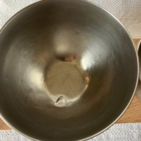 REVERE WARE Stainless Steel Mixing Bowls Set of 2 Vintage 7 1/2 in & 6 1/2 in - Picture 9 of 9
